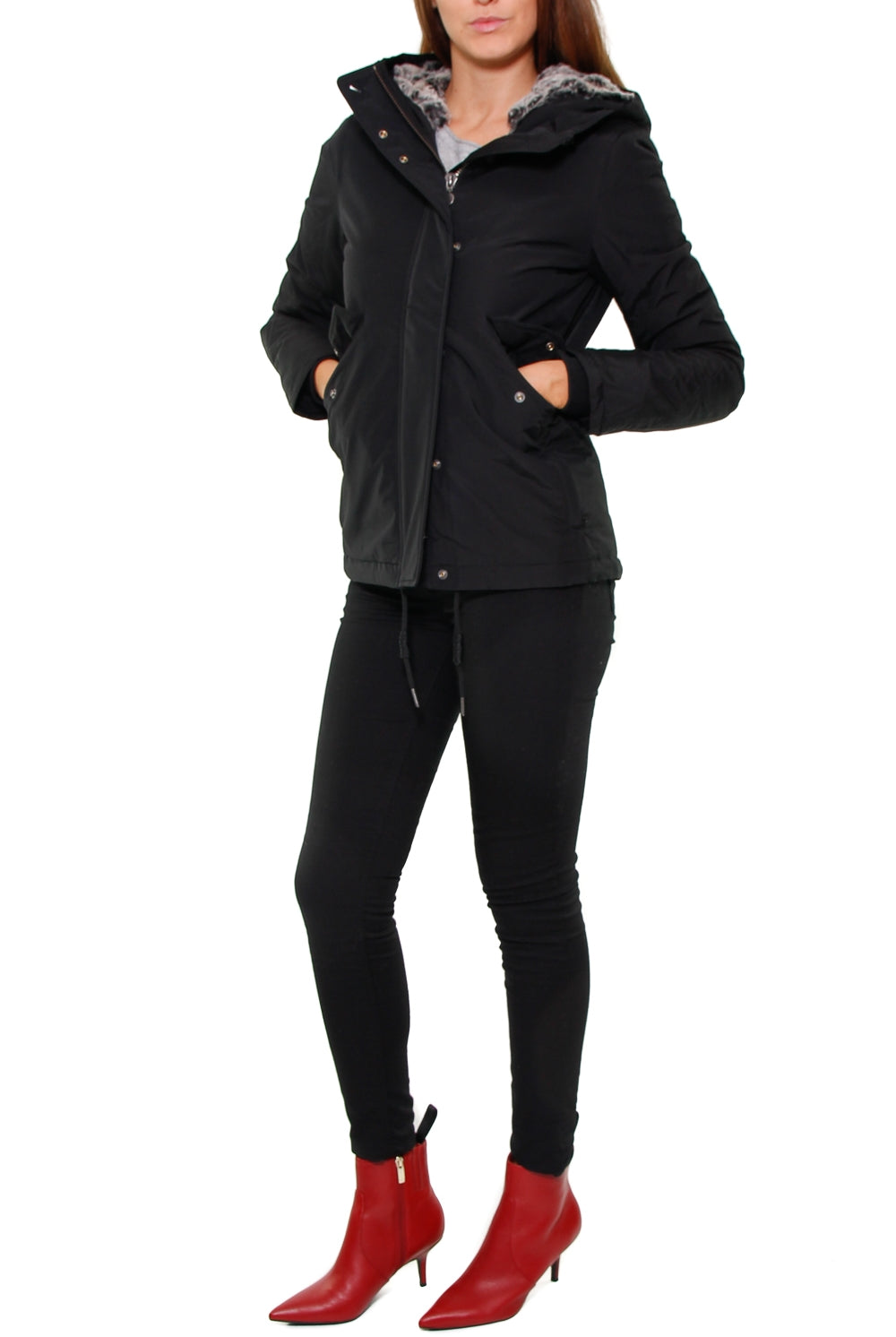 Woolrich Europe Srl giaccone corto cappuccio foderato ecopelliccia nero