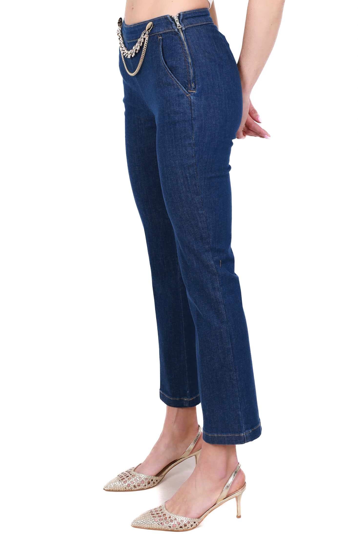 Blu Denim jeans boot cut con catena gioiello blu