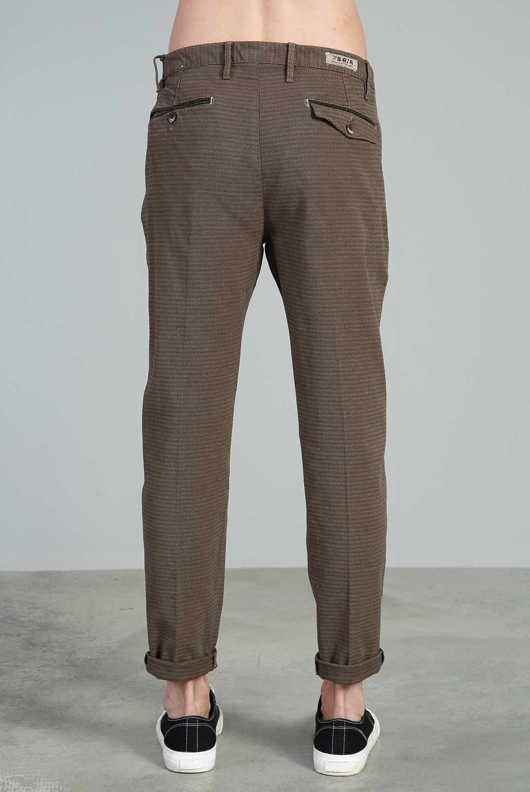 Berna pantalone tasche america in tessuto operato marrone