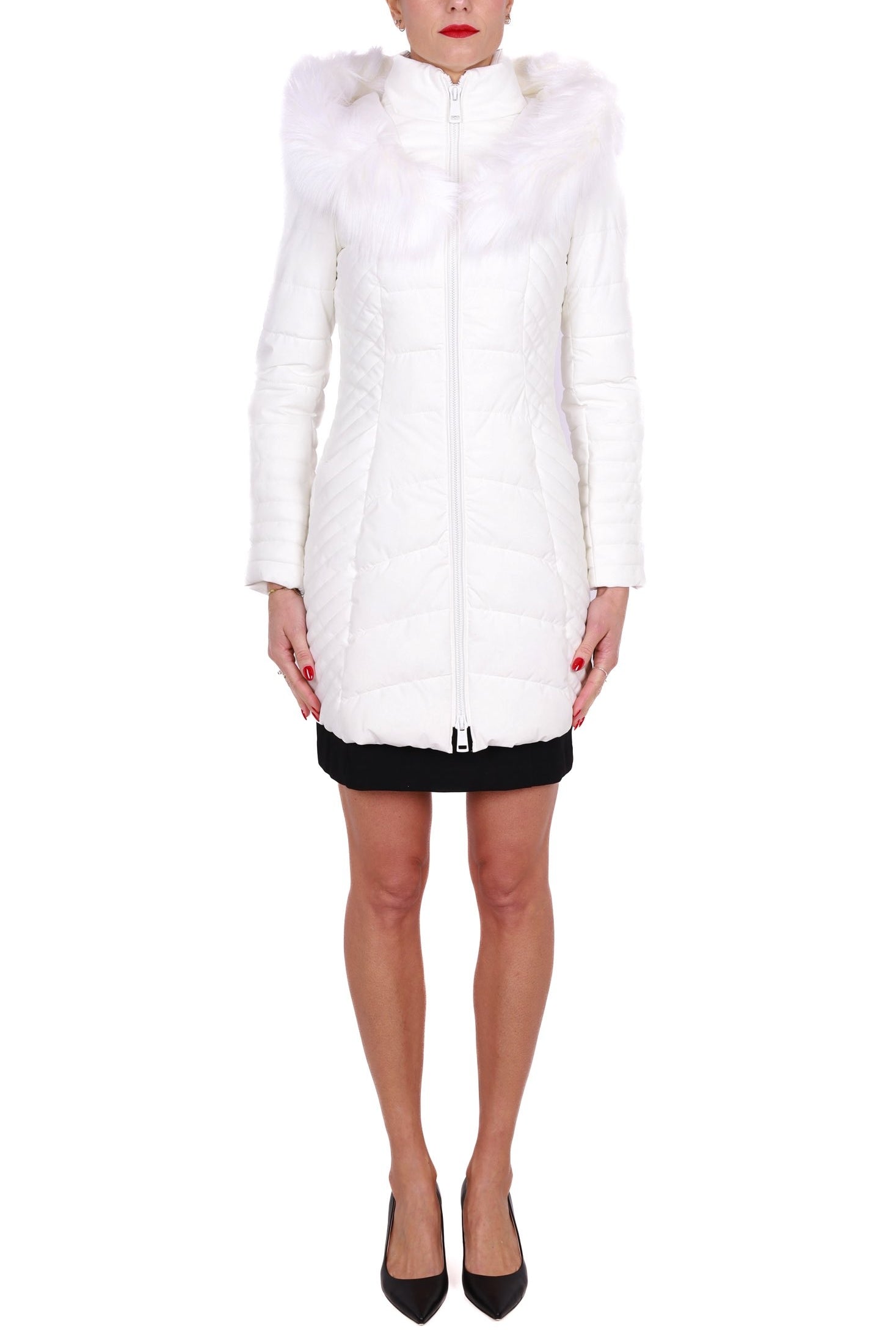 Guess Donna piumino aderente con cappuccio burro