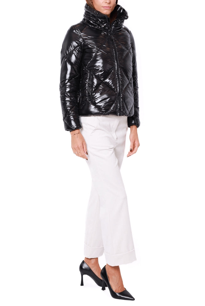 Censured piumino donna corto con collo avvolgente nero