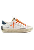 SNEAKER CON LACCI FLUO ARANCIO E DETTAGLI SUEDE BIANCO