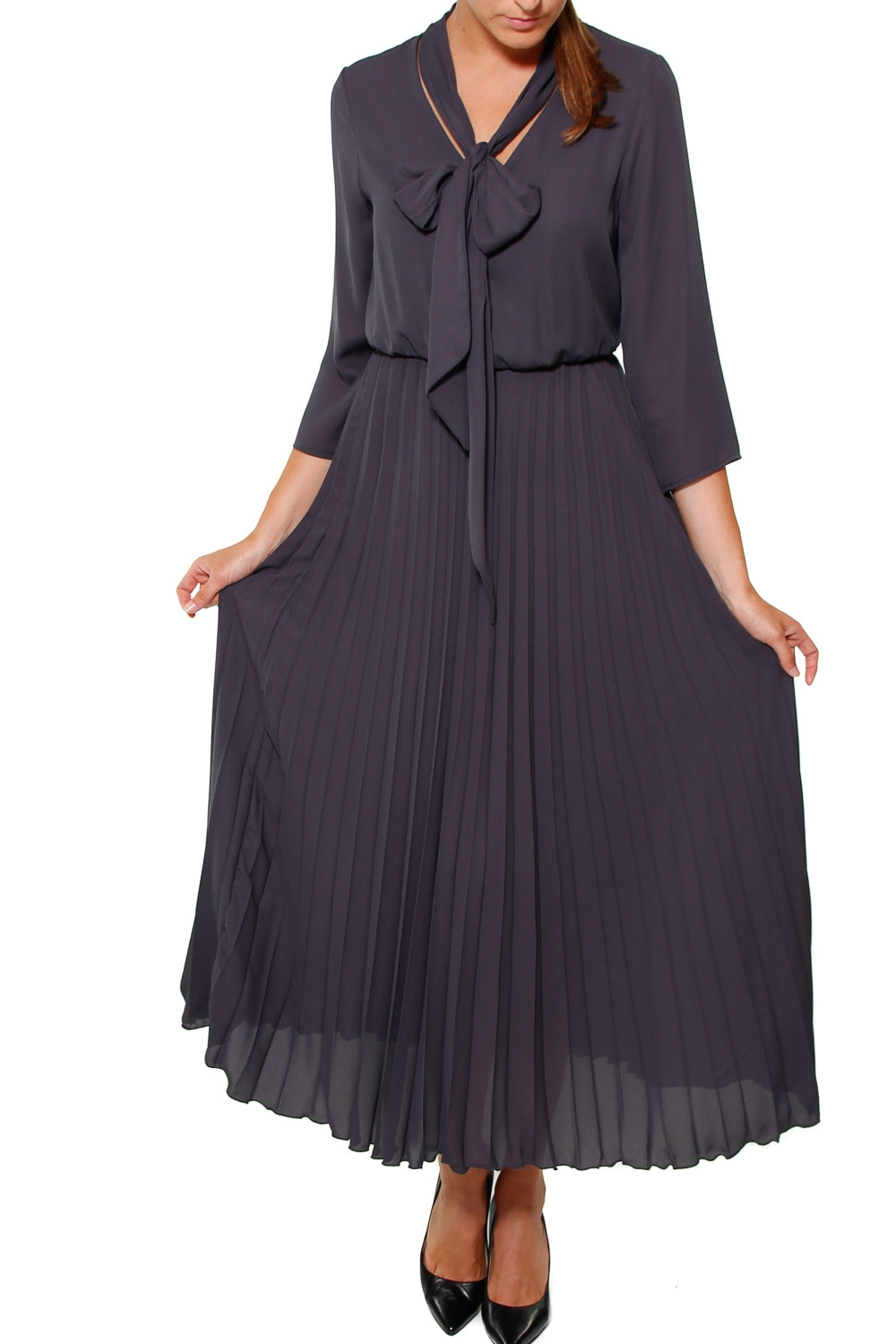 Kocca abito midi plisset scollo a v con fiocco grigio