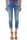 SLIM-JEANS MIT BLAUEN JUWELEN-APPLIKATIONEN