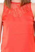 Guess Donna top con inserto pizzo rosso